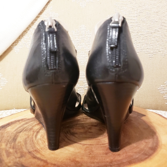 FRANCO SARTO | CROSS STRAP LEATHER WEDGE HEELS - Picture 5 of 9